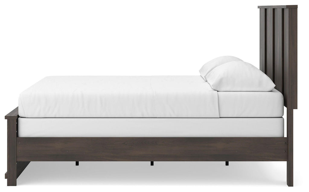 Shaehartin King Panel Bed, alternate view 8