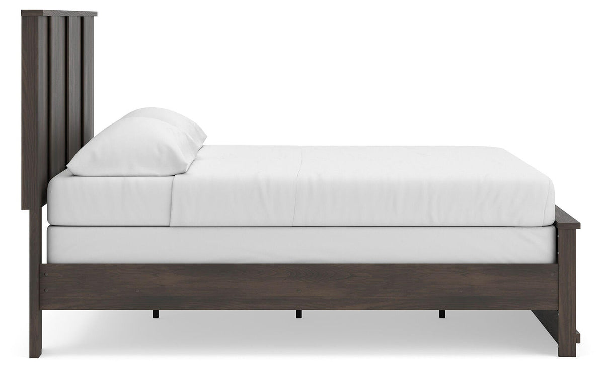 Shaehartin King Panel Bed, alternate view 7