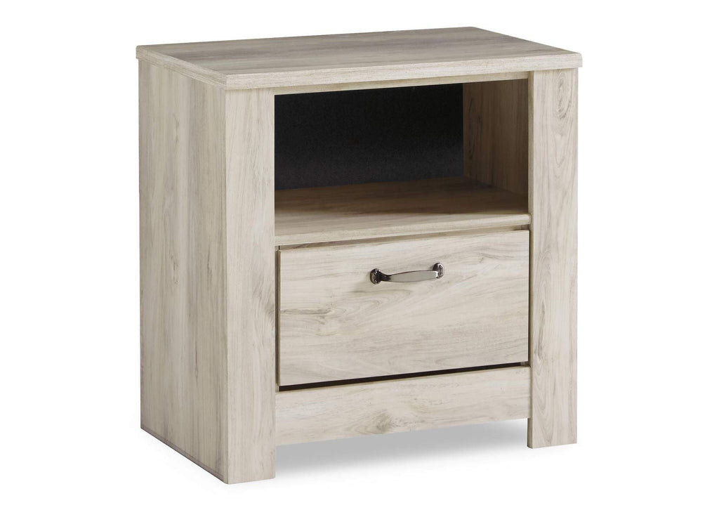 Bellaby Queen Crossbuck Panel Bed with Mirrored Dresser and 2 Nightstands
