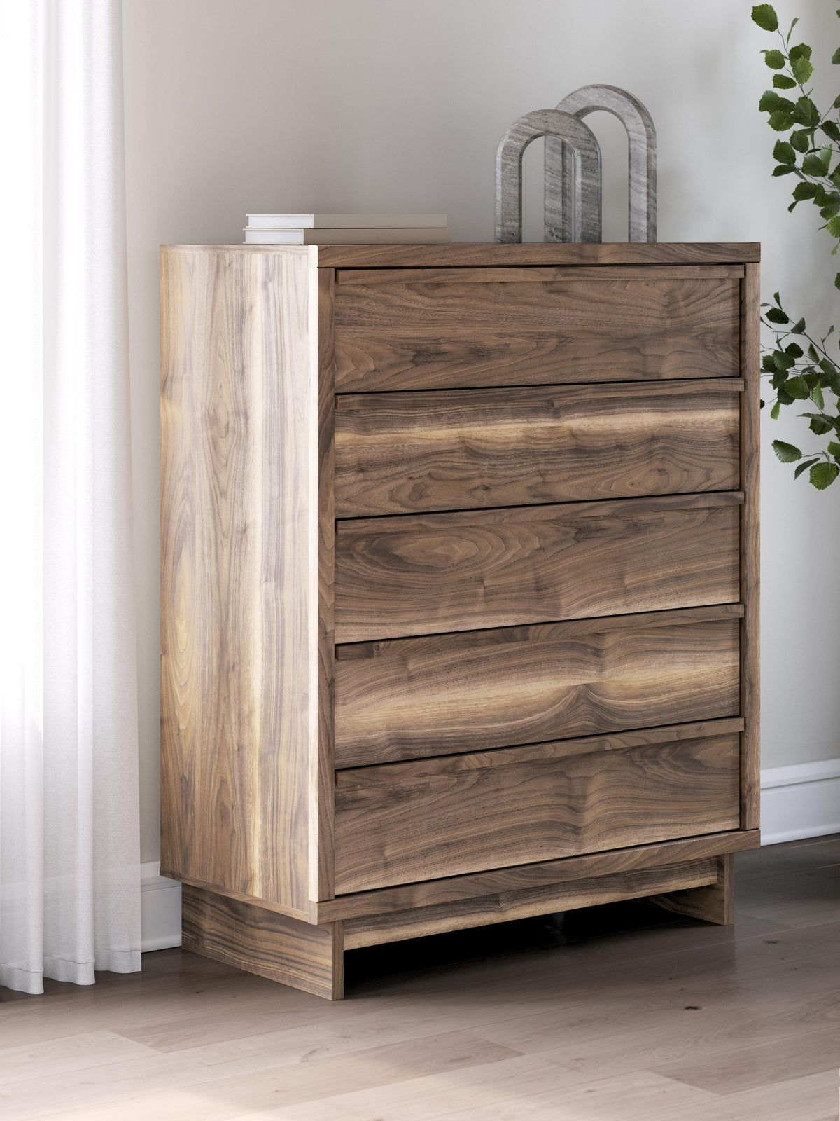 Chirason Wide Chest of Drawers in Brown, alternate view 3