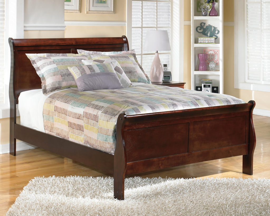 Alisdair Full Sleigh Bed in Reddish Brown, alternate view 3