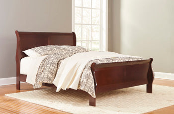 Alisdair California King Sleigh Bed in Reddish Brown