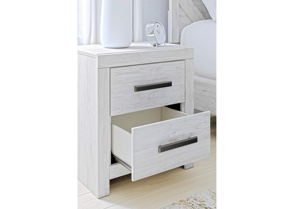 Cayboni Queen Panel Bed and 2 Nightstands detail