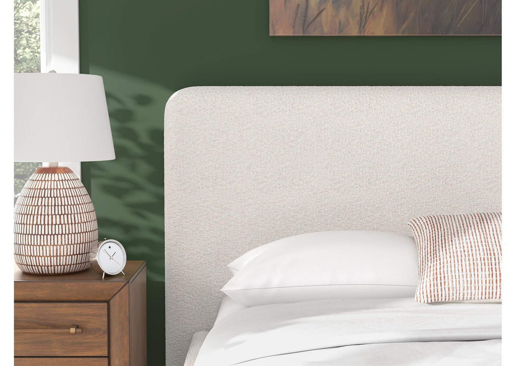 Brintstreet California King Upholstered Bed detail