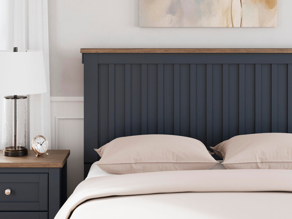 Landocken Queen Panel Bed - image 13