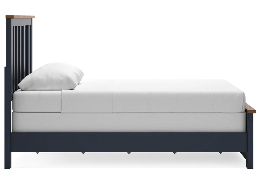 Landocken Queen Panel Bed and 2 Nightstands side view