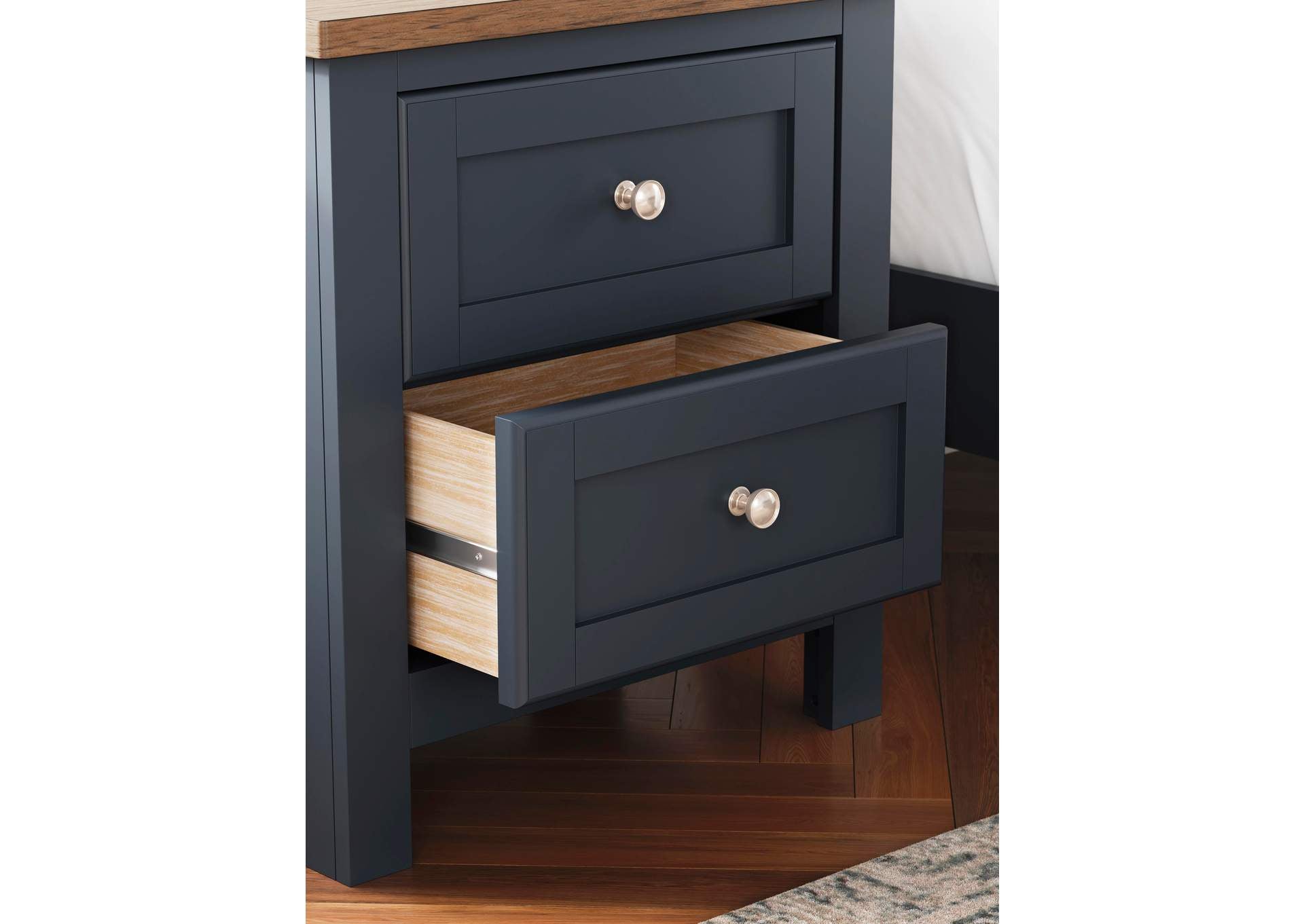 Landocken Queen Panel Bed with Mirrored Dresser, Chest and Nightstand detail