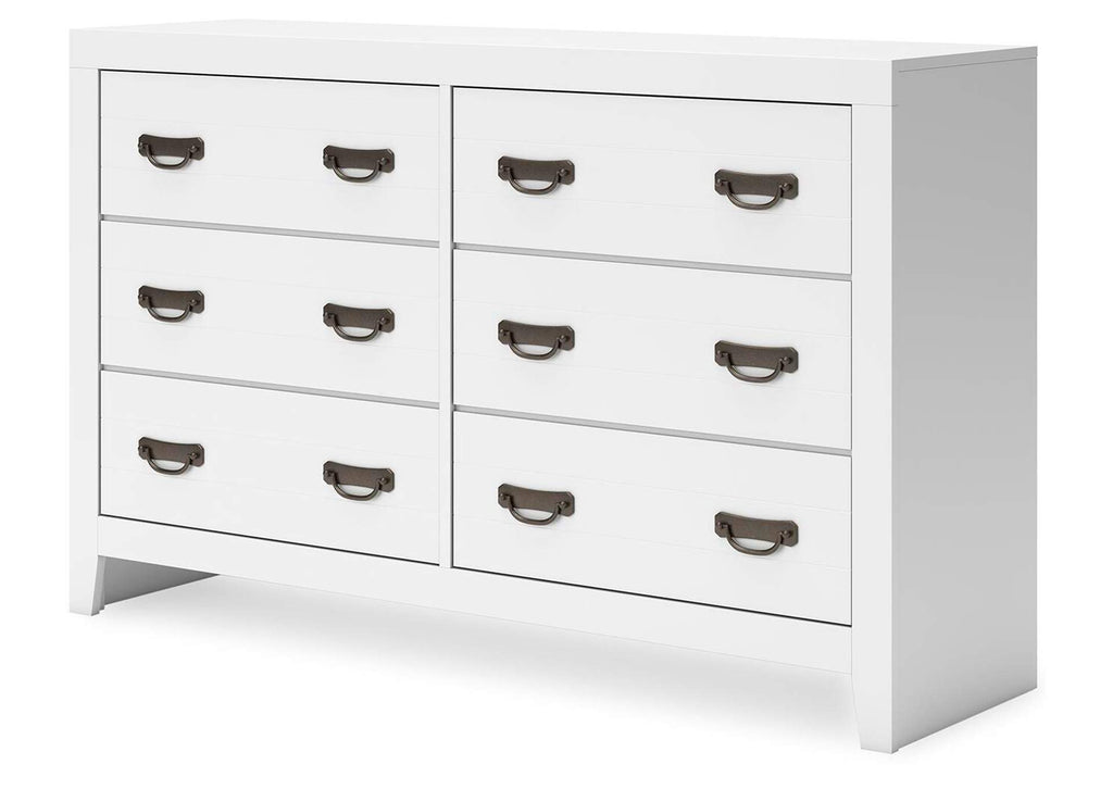 Binterglen California King Panel Bed, Dresser and 2 Nightstands angled view