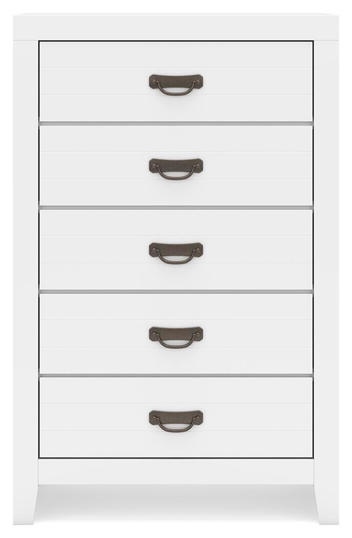 Binterglen Chest of Drawers in White, front view