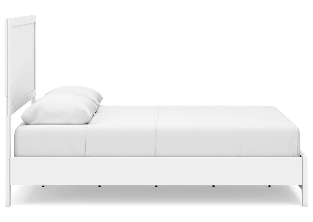 Binterglen California King Panel Bed with Dresser side view