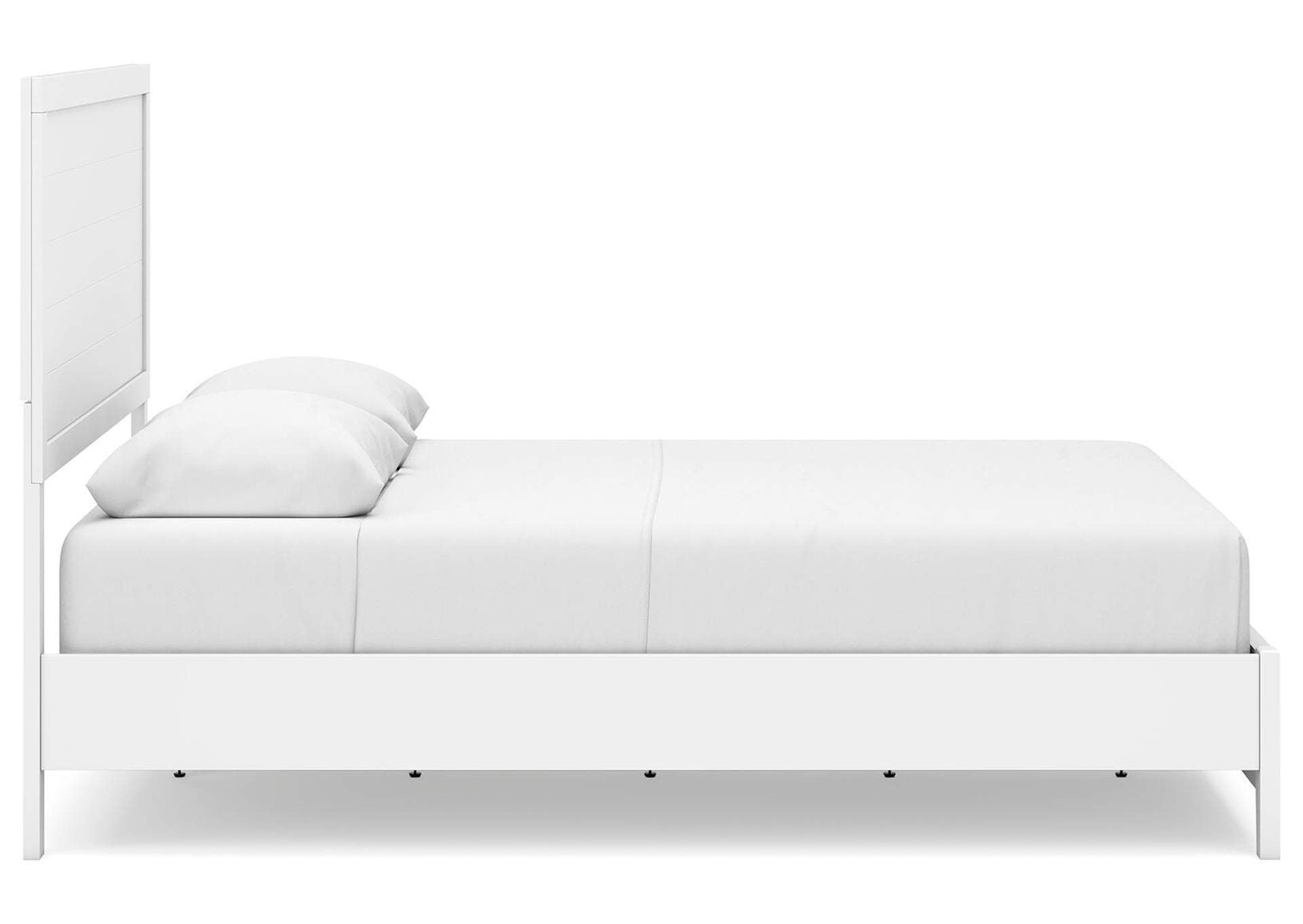 Binterglen California King Panel Bed with Dresser side view