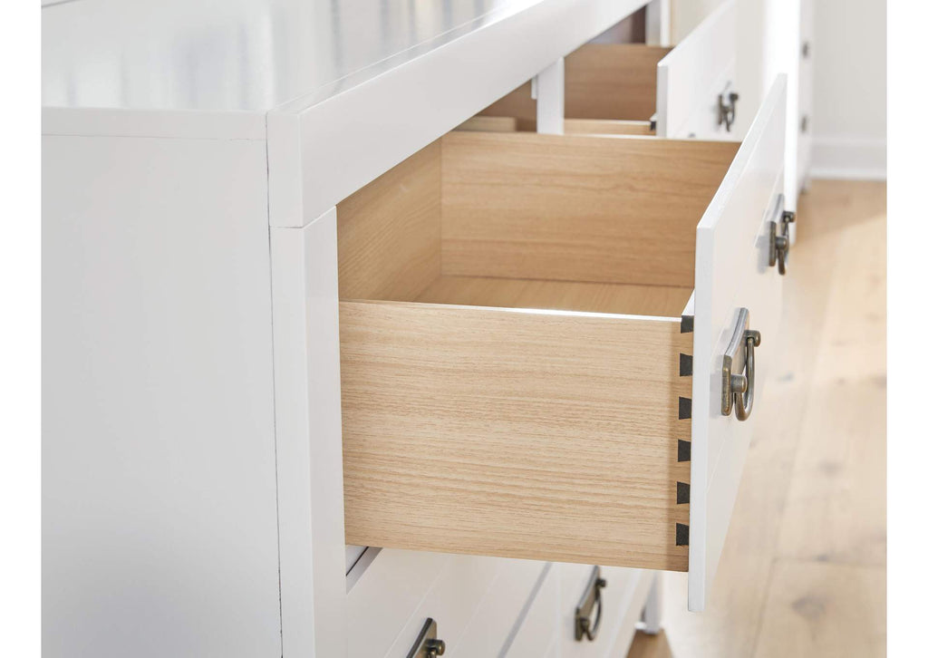 Binterglen Twin Panel Bed with Dresser and 2 Nightstands detail