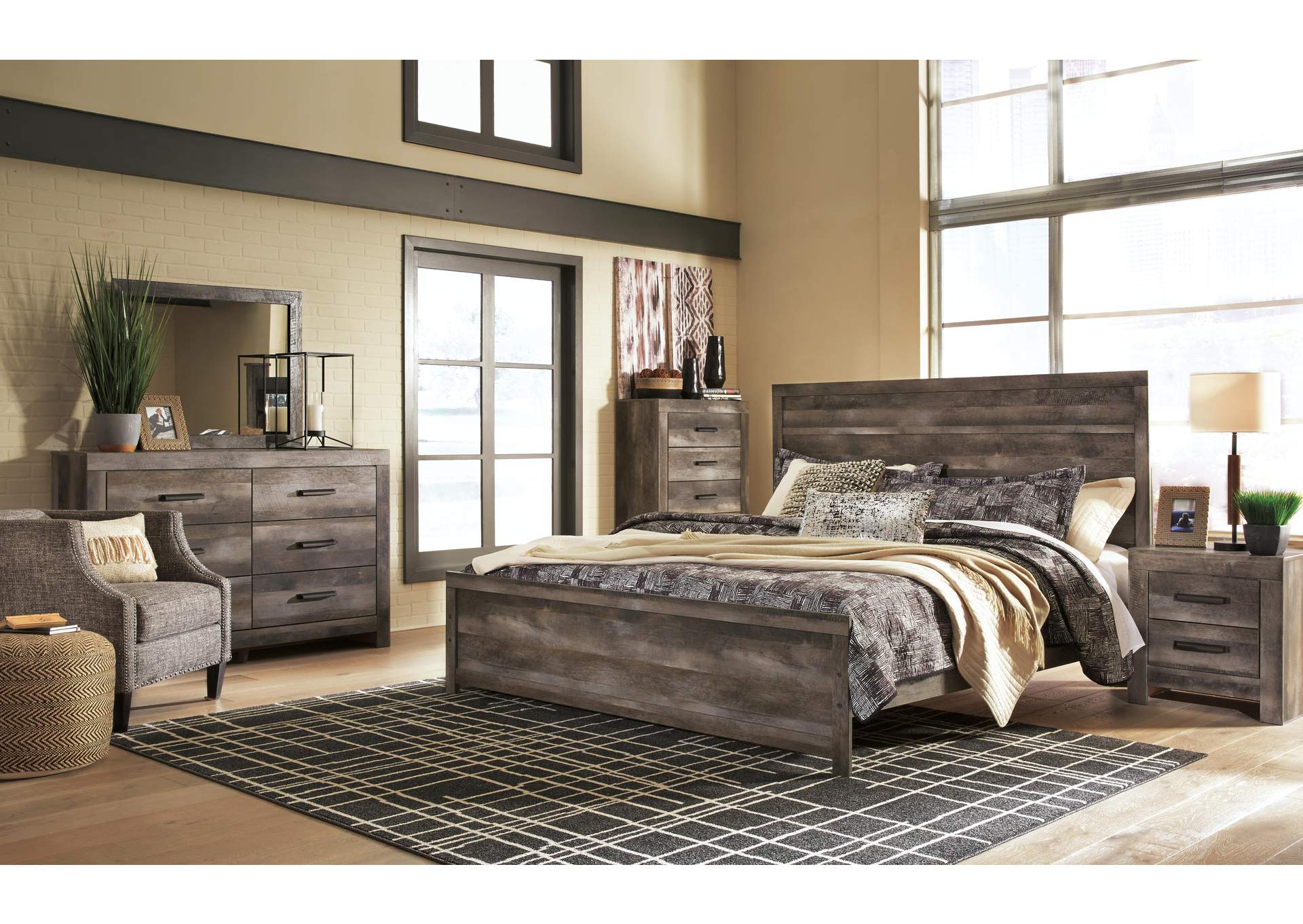 Wynnlow King Panel Bed