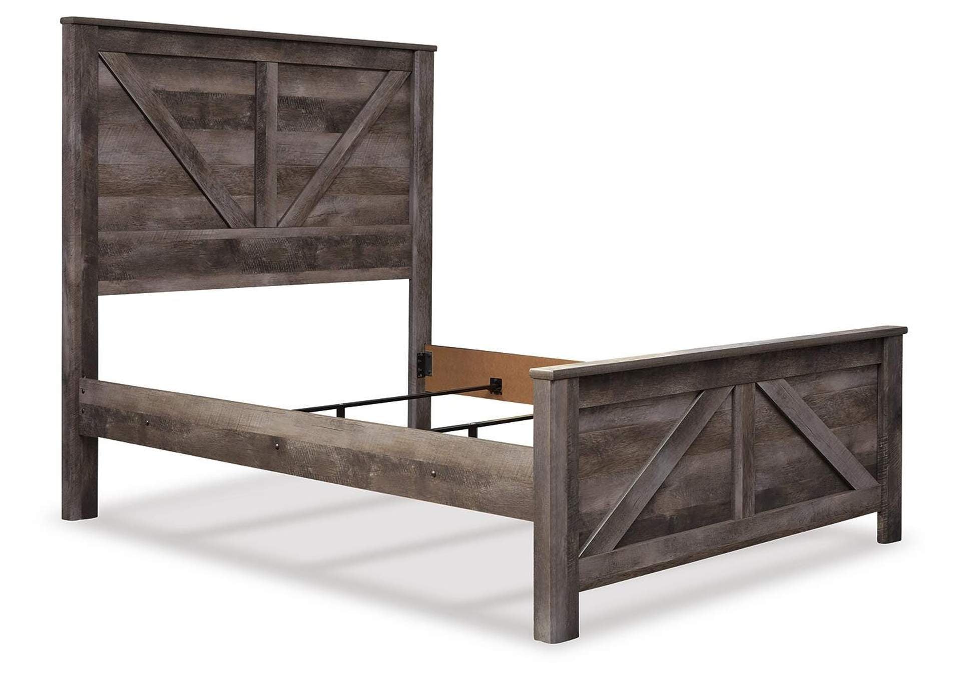 Wynnlow Queen Crossbuck Panel Bed with Mirrored Dresser, Chest and Nightstand angled view