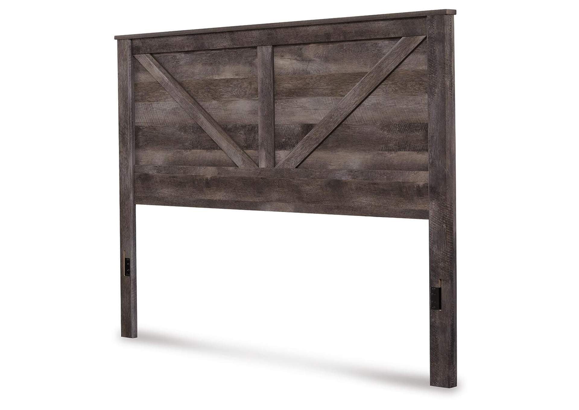 Wynnlow King Crossbuck Panel Bed with Mirrored Dresser, Chest and Nightstand