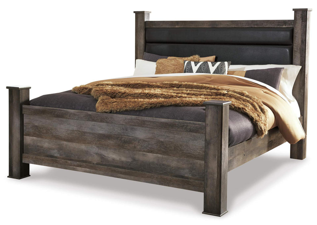 Wynnlow King Poster Bed with Mirrored Dresser