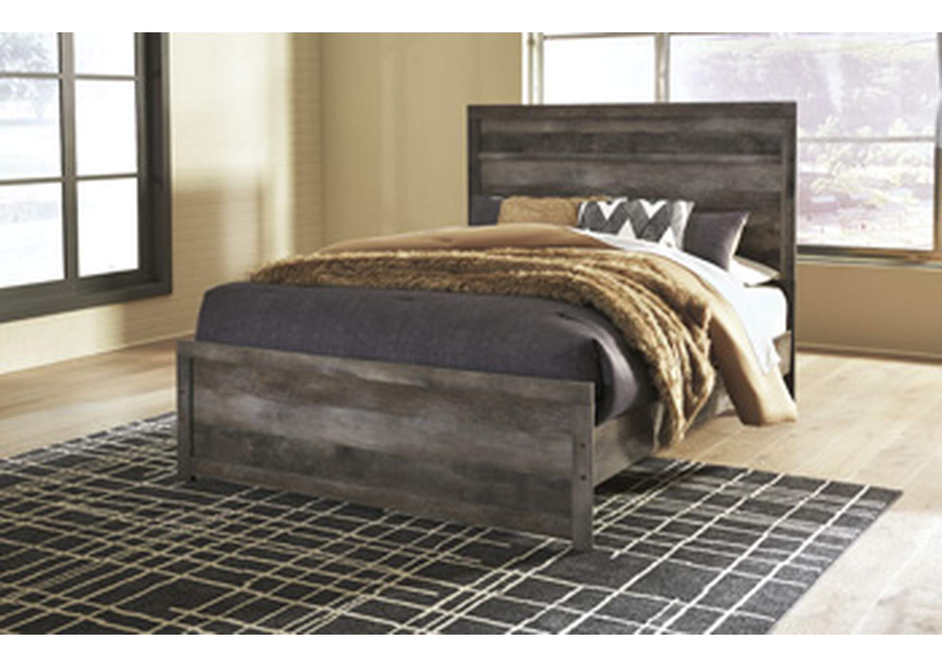 Wynnlow Queen Panel Bed