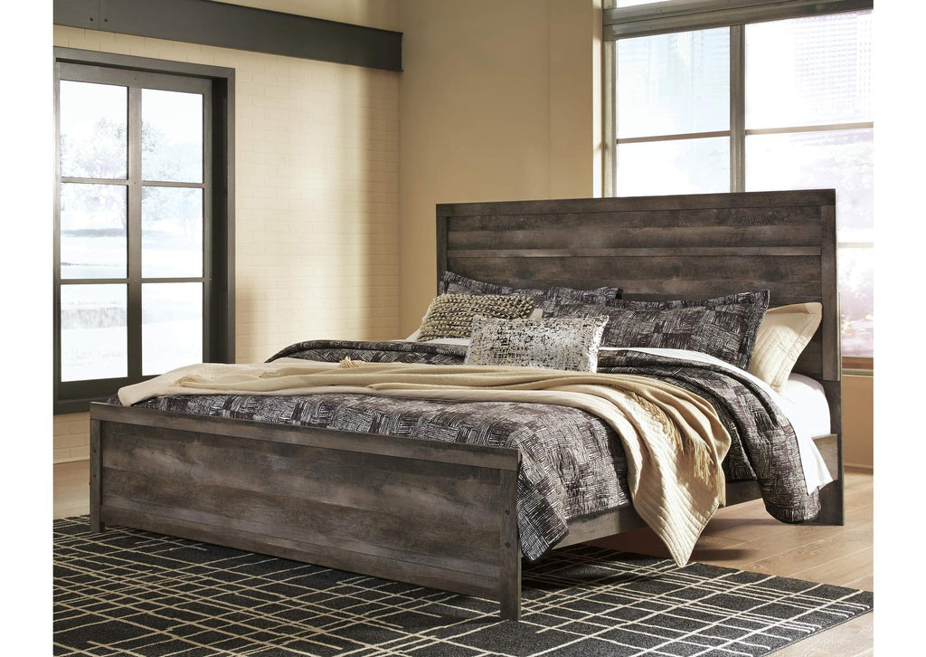 Wynnlow King Panel Bed room view