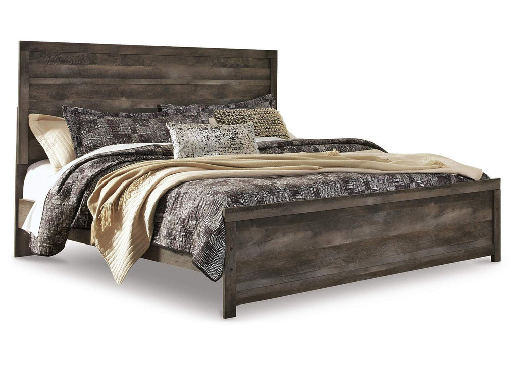 Wynnlow King Panel Bed with Mirrored Dresser and 2 Nightstands
