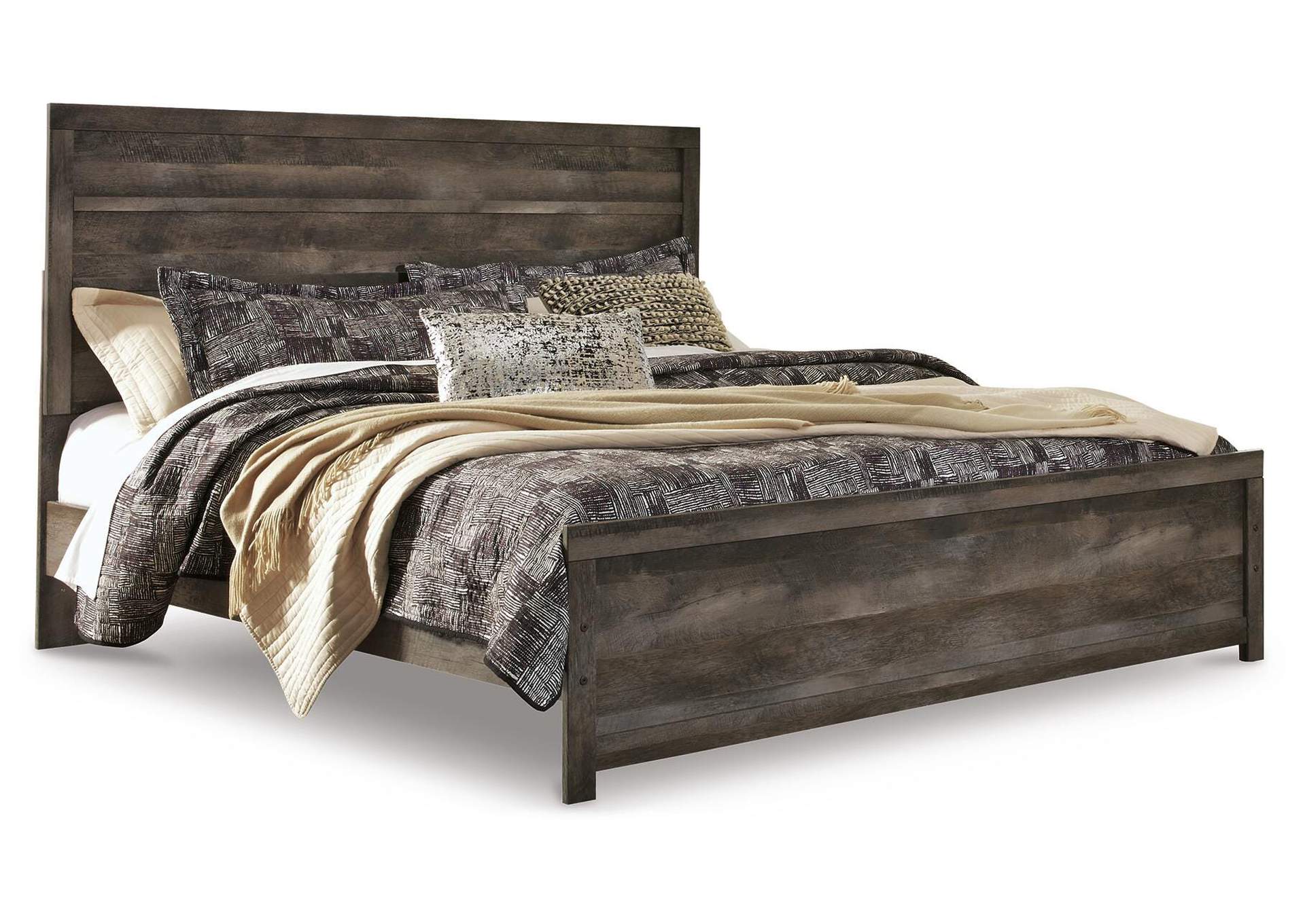 Wynnlow King Panel Bed with Mirrored Dresser and Nightstand