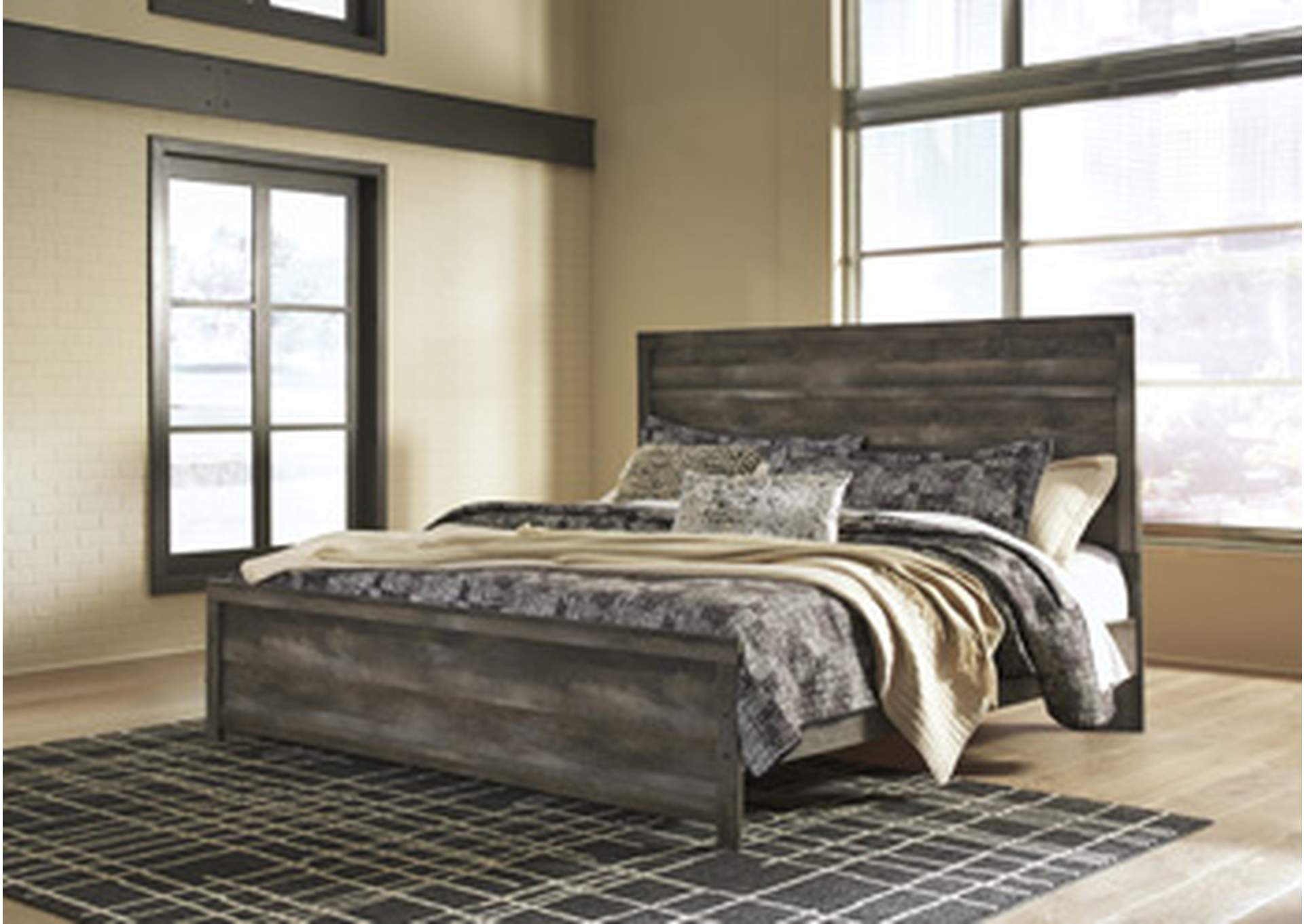 Wynnlow King Panel Bed