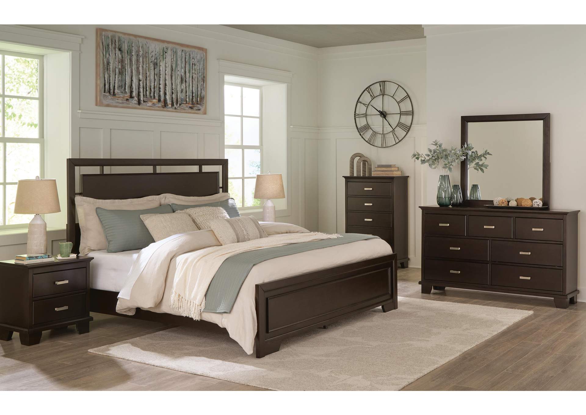 Covetown Queen Panel Bed with Dresser and Nightstand