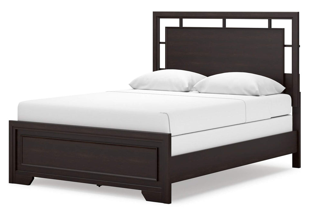 Covetown Queen Panel Bed with Mirrored Dresser angled view