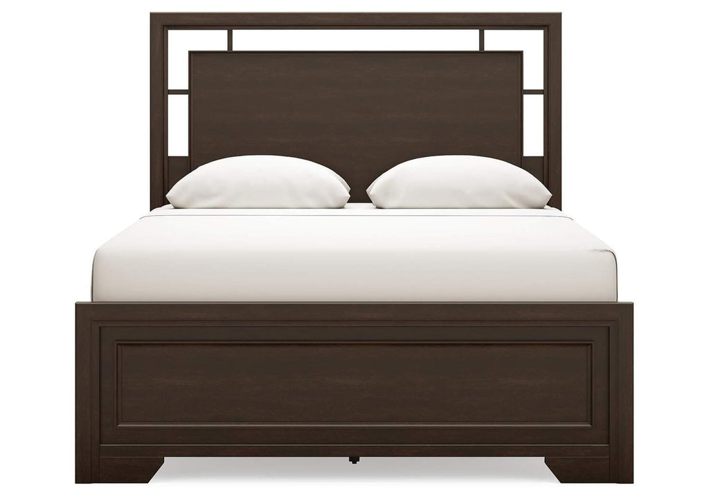 Covetown Queen Panel Bed, Dresser, Mirror and 2 Nightstands front view