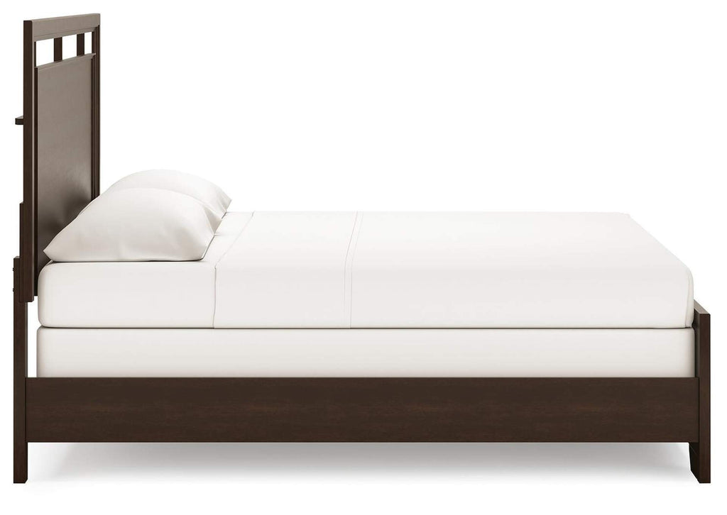 Covetown King Panel Bed with Mirrored Dresser side view