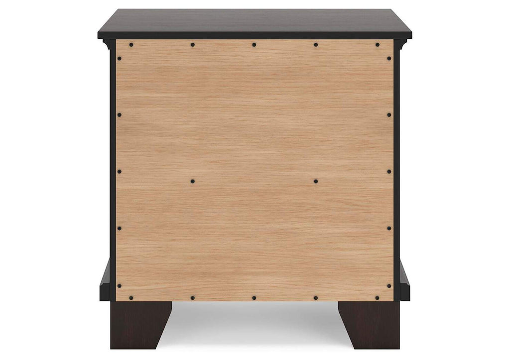 Covetown California King Panel Bed with Mirrored Dresser and Nightstand