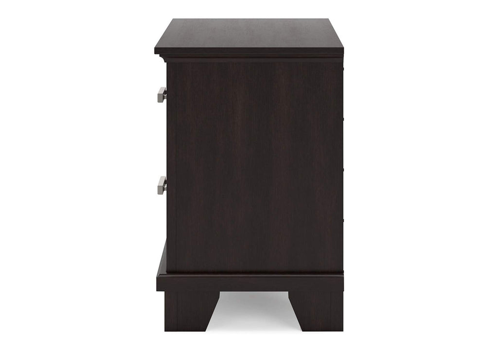 Covetown Queen Panel Bed with Mirrored Dresser and Nightstand side view