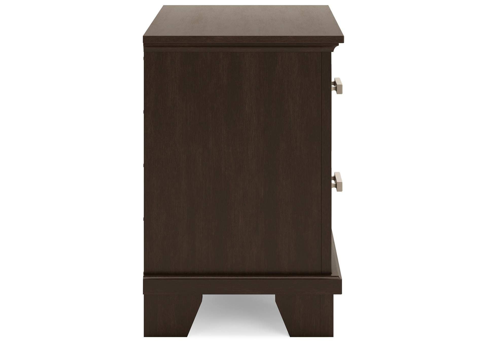 Covetown King Panel Bed, Dresser, Mirror and 2 Nightstands side view