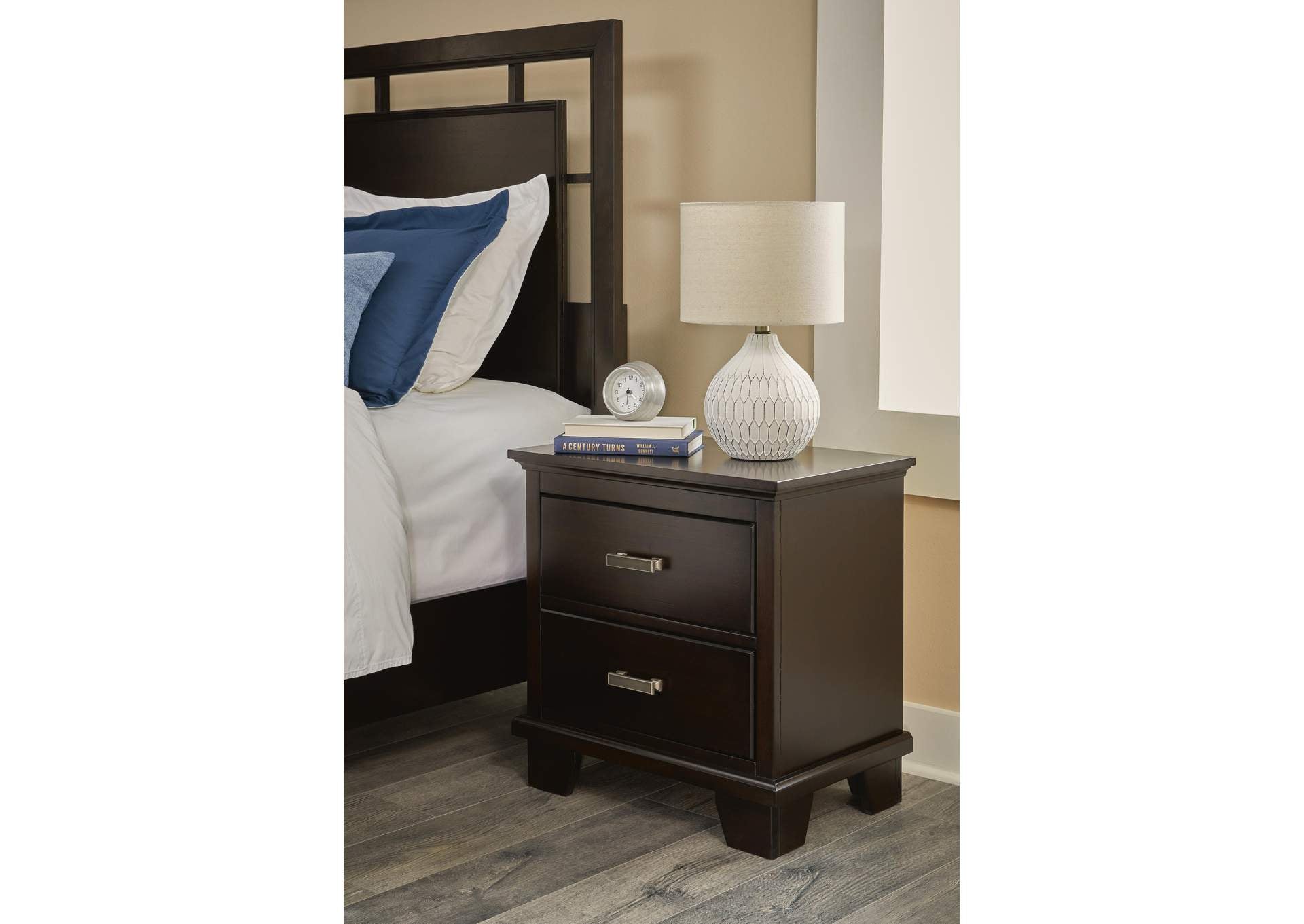 Covetown California King Panel Bed with Mirrored Dresser, Chest and Nightstand