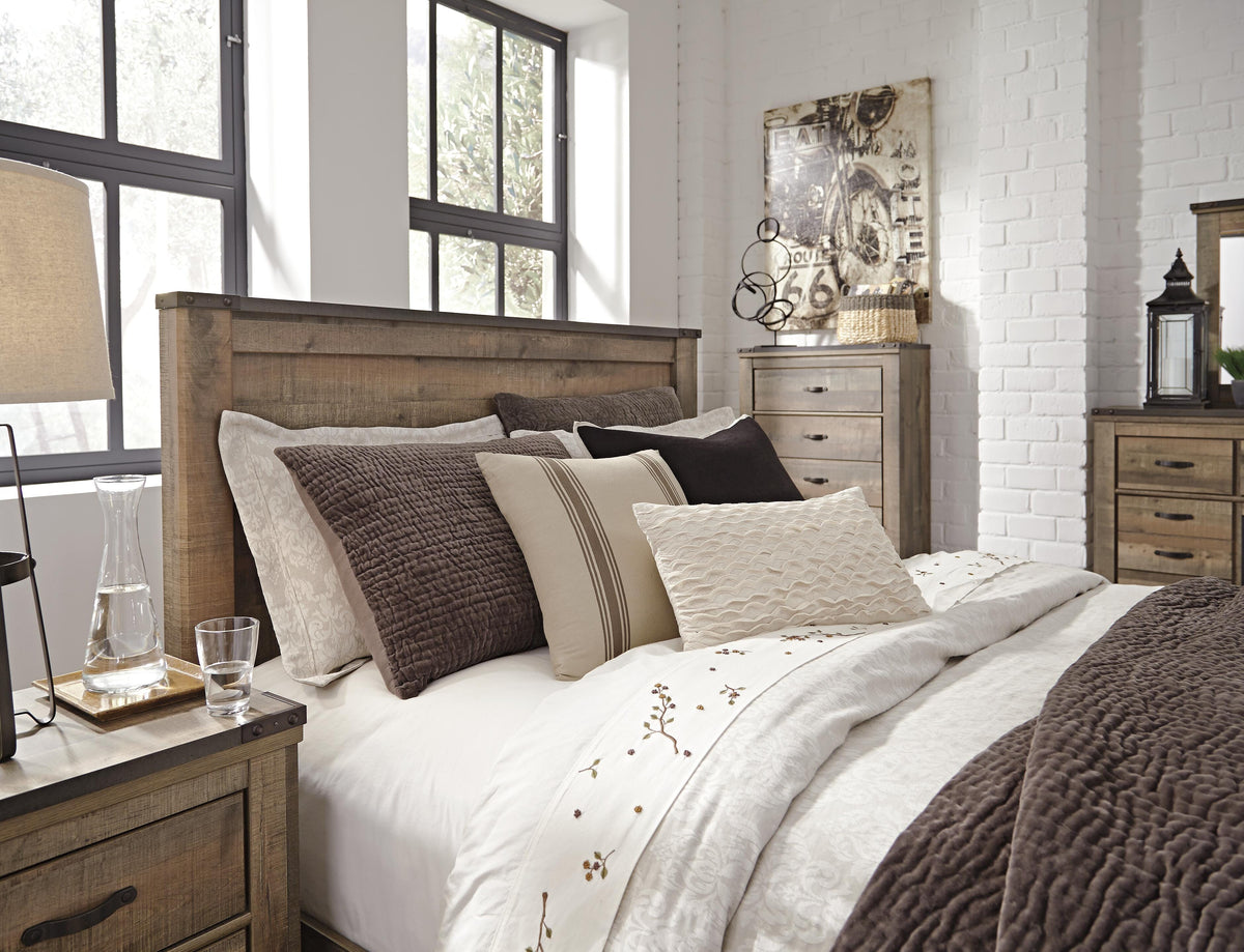 Trinell King Panel Bed - image 8