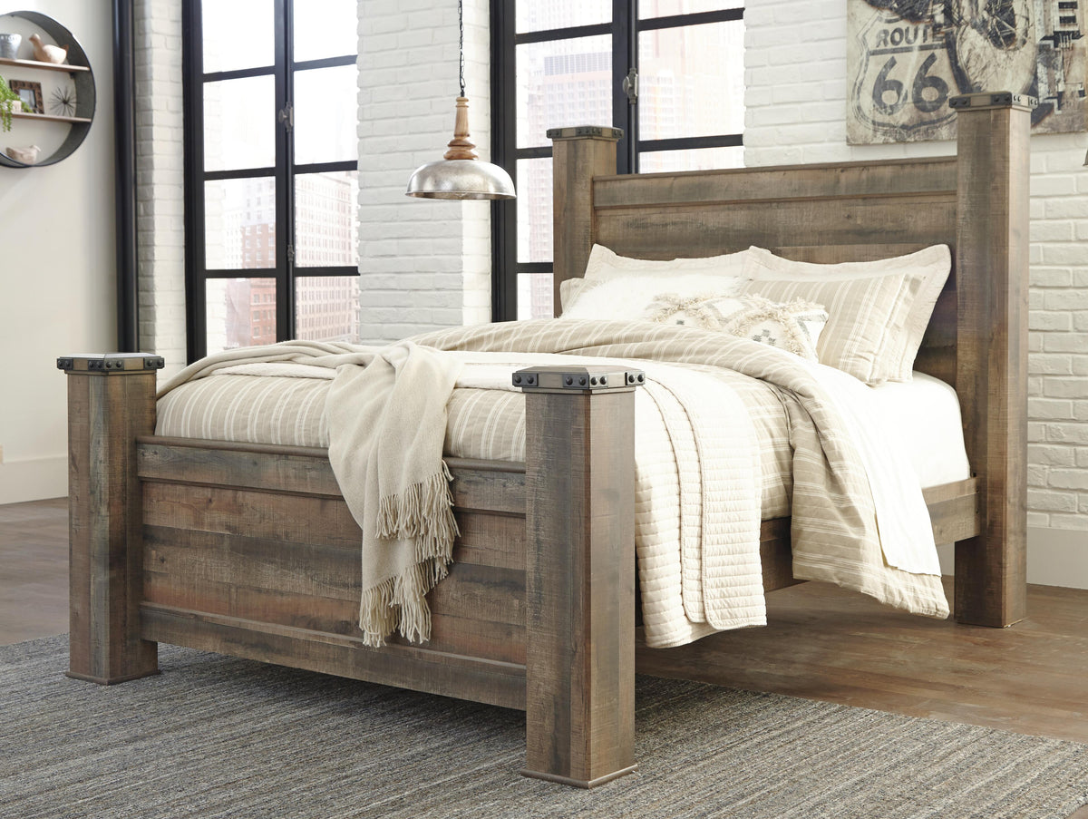Trinell Queen Poster Bed in Brown, alternate view 3