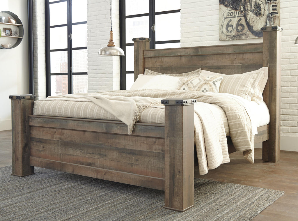 Trinell King Poster Bed in Brown, alternate view 3