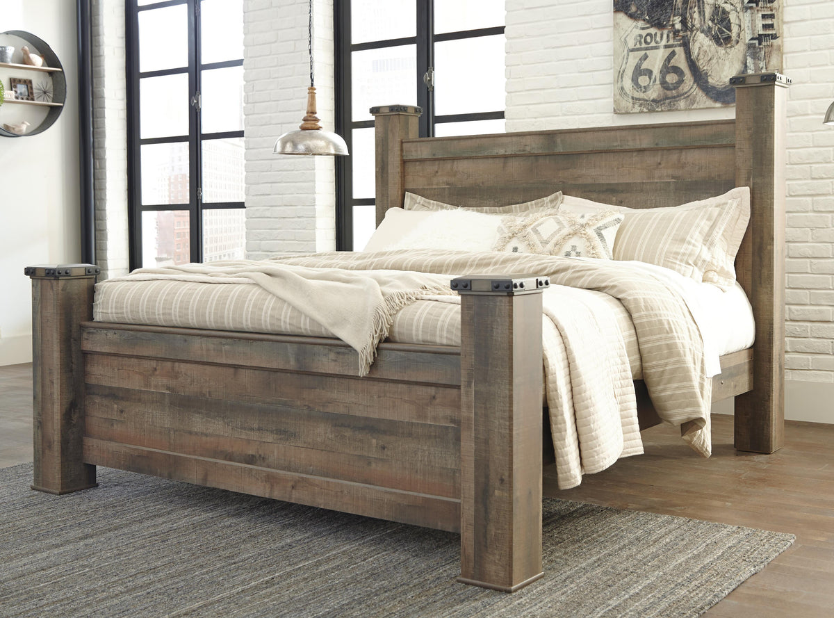 Trinell King Poster Bed in Brown, alternate view 3