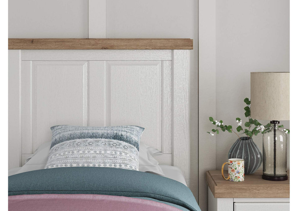 Savonport Twin Panel Bed, Dresser and Mirror detail