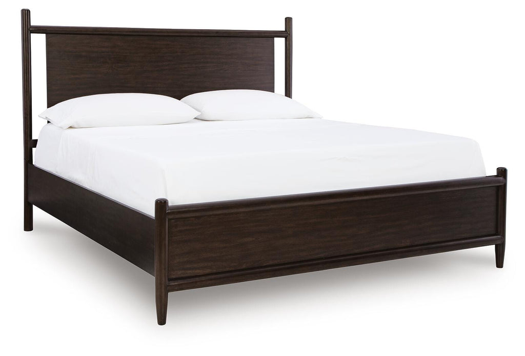 Dantenton Queen Panel Bed in Merlot, angle view