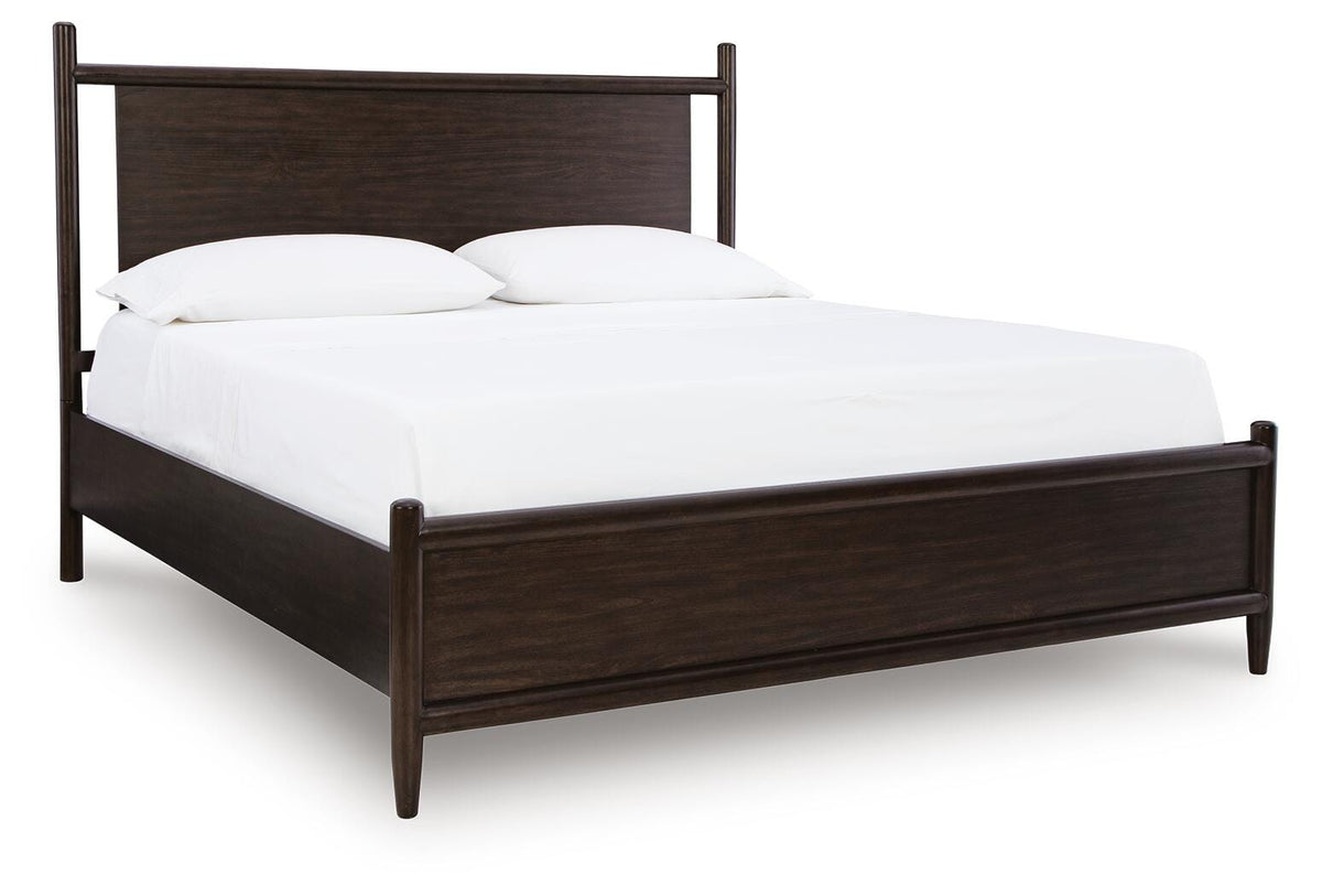 Dantenton Queen Panel Bed in Merlot, angle view