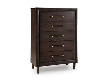 Dantenton Chest of Drawers in Merlot, closed view
