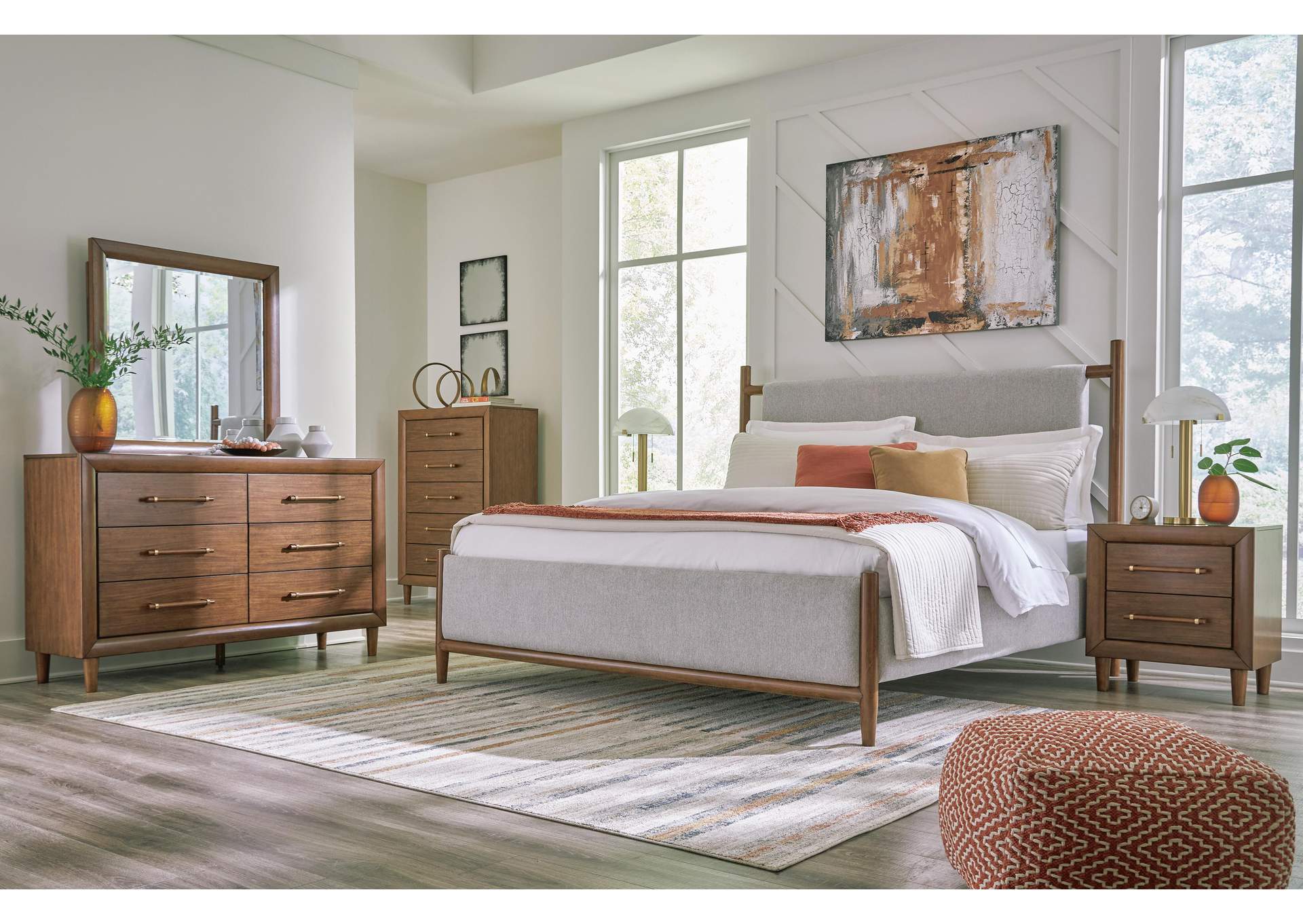Lyncott King Upholstered Bed