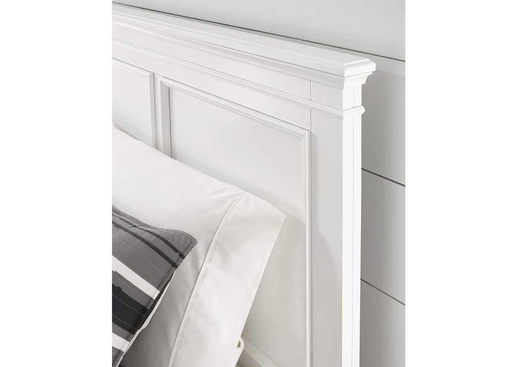 Fortman Queen Panel Bed with Mirrored Dresser and 2 Nightstands detail