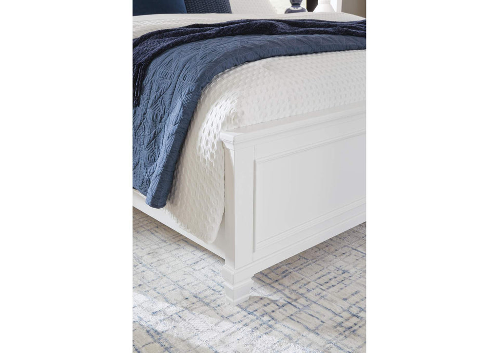 Fortman King Panel Bed with Mirrored Dresser and Nightstand detail
