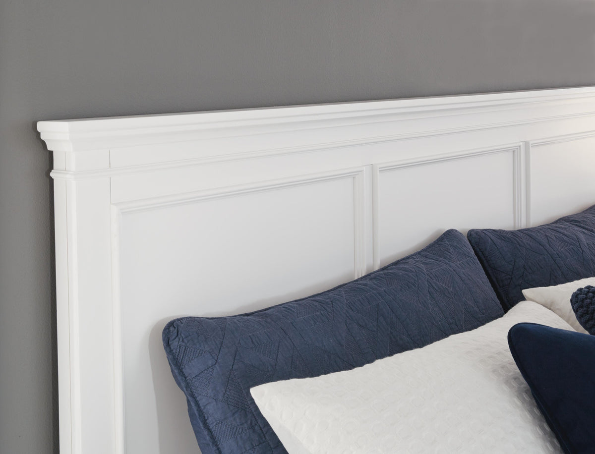 Fortman King Panel Bed in White, detail view