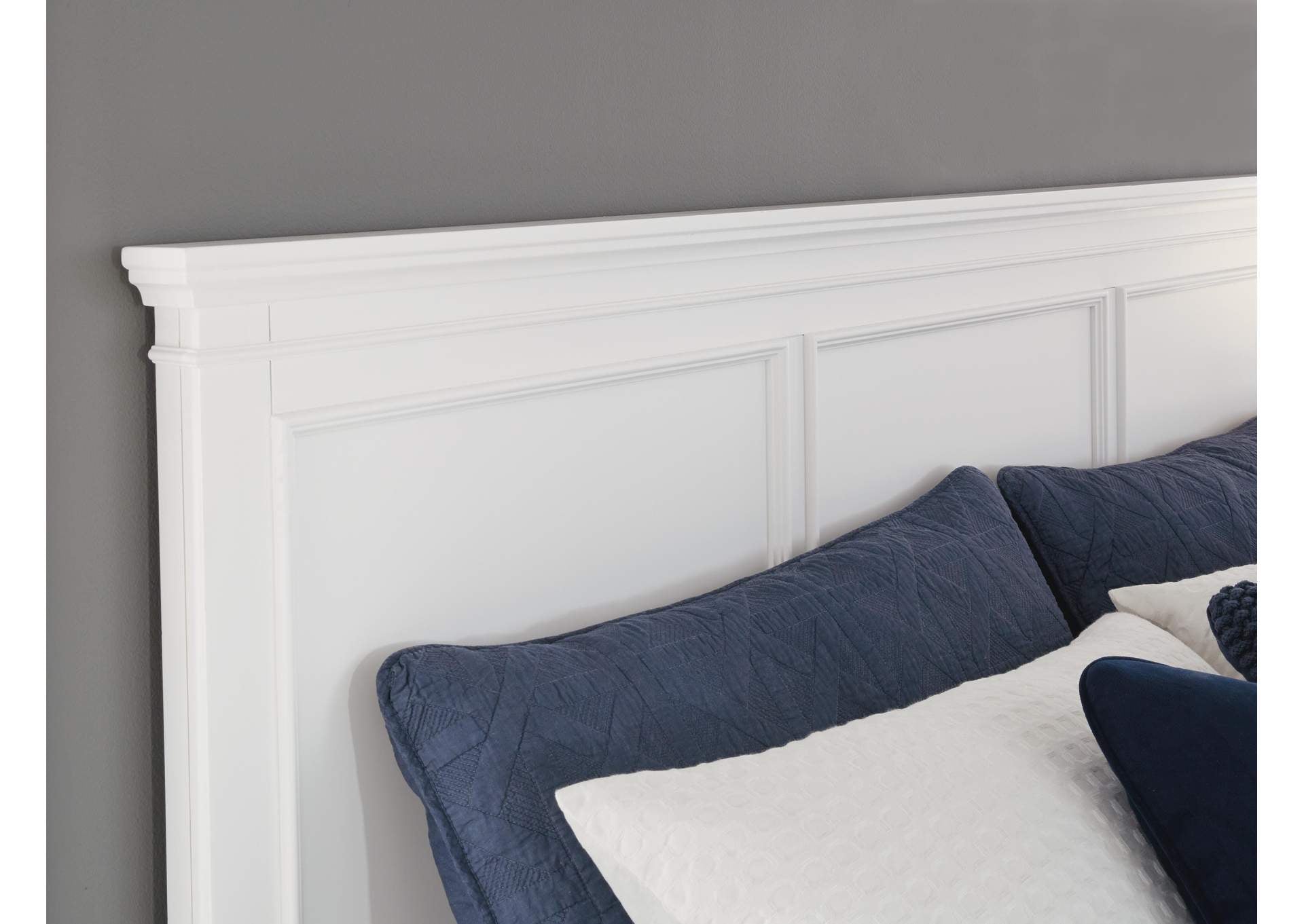 Fortman King Panel Bed with Mirrored Dresser and Chest detail