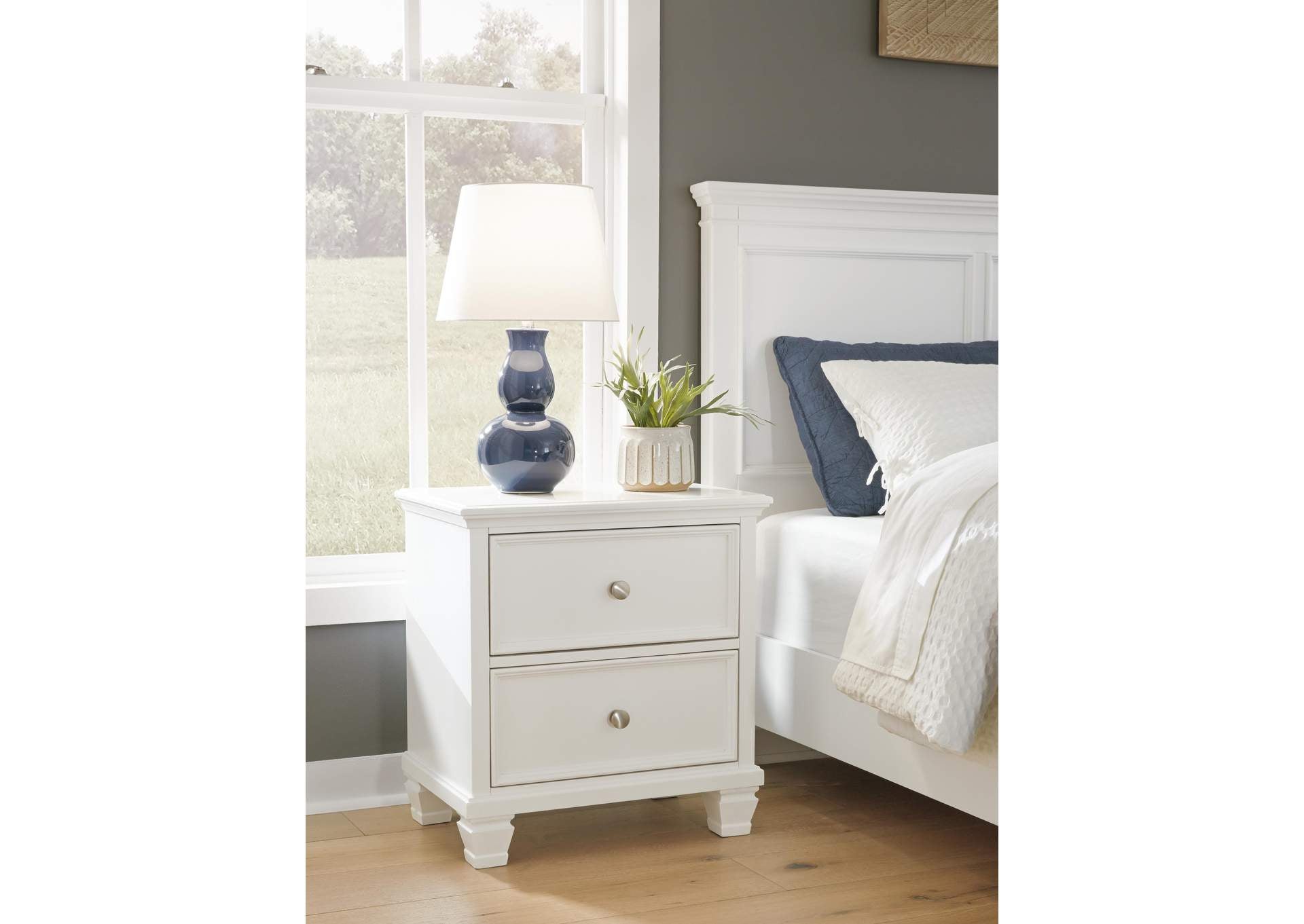 Fortman King Panel Bed with Mirrored Dresser and Nightstand