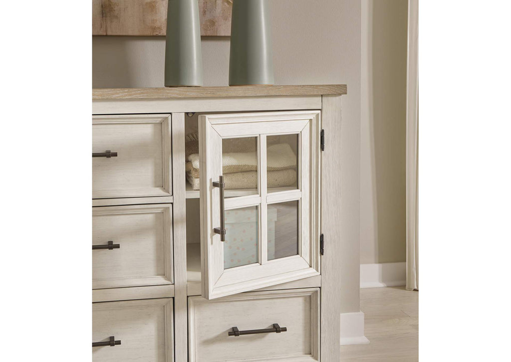 Shaybrock California King Panel Bed and Dresser detail