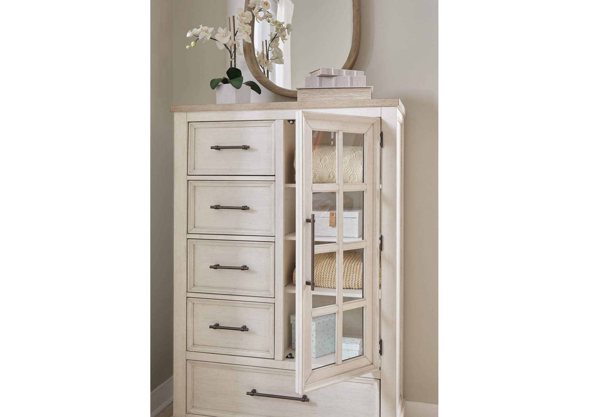 Shaybrock California King Panel Bed, Dresser, Mirror, Chest and 2 Nightstands detail