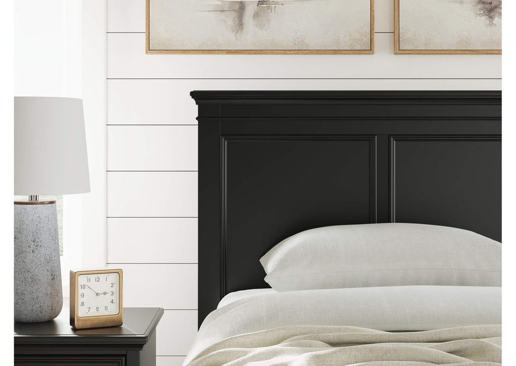 Lanolee Twin Panel Storage Bed, Dresser and Nightstand detail